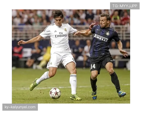 B费与罗德里中场控场能力对比：节奏主导方式与战术适配性差异