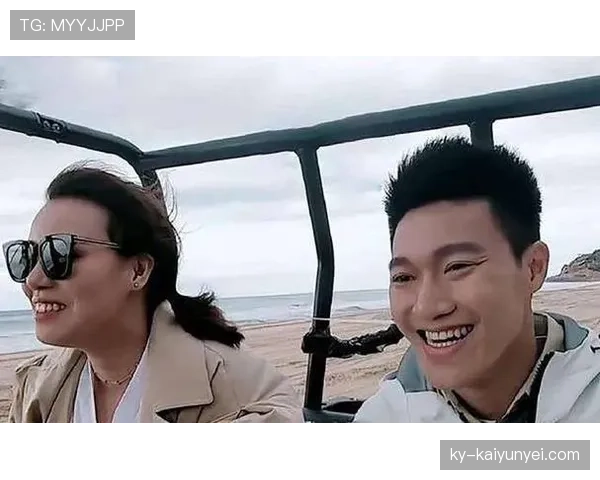 傅园慧笑得像隔壁妹妹，银行卡余额估计是演艺圈开了挂